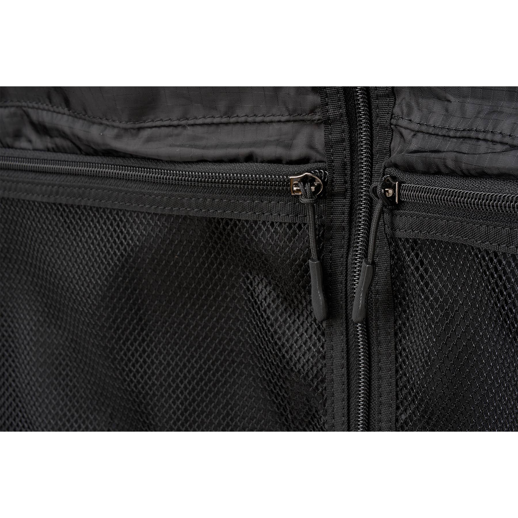 "Gavin" Nylon Garment Bag (Personalizable)