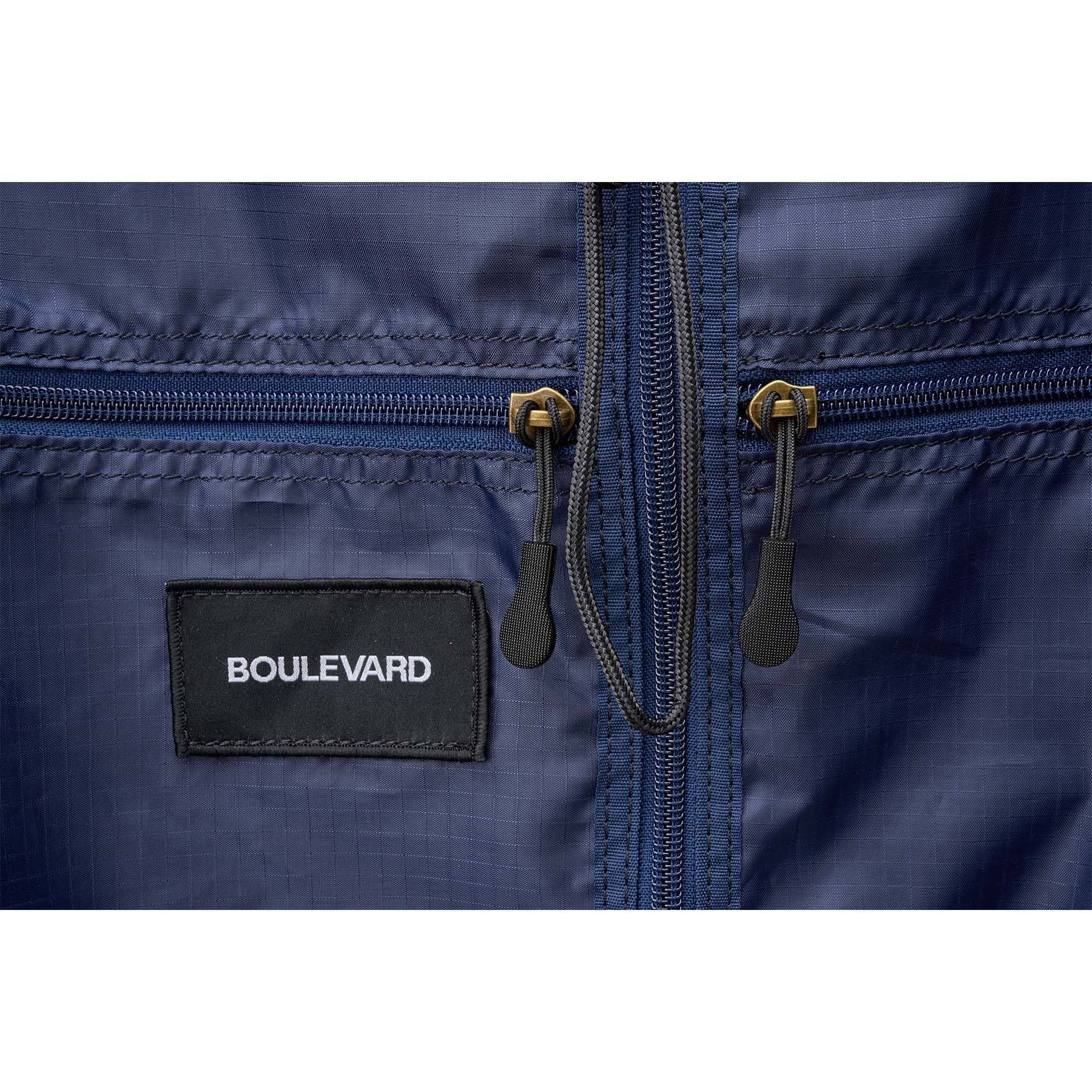 "Gavin" Nylon Garment Bag (Personalizable)